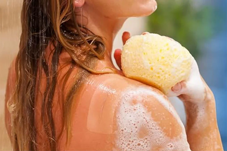 A szingapúri cég RNS-alapú bőrszínű hegfoltot mutat be